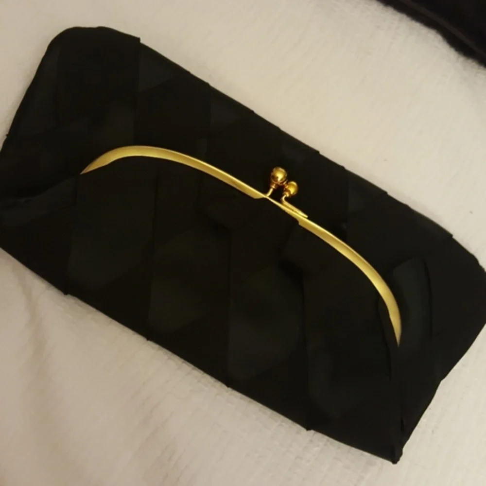 MARTHA KLEIN CREATION SATIN WEAVE CLUTCH‎ VINTAGE